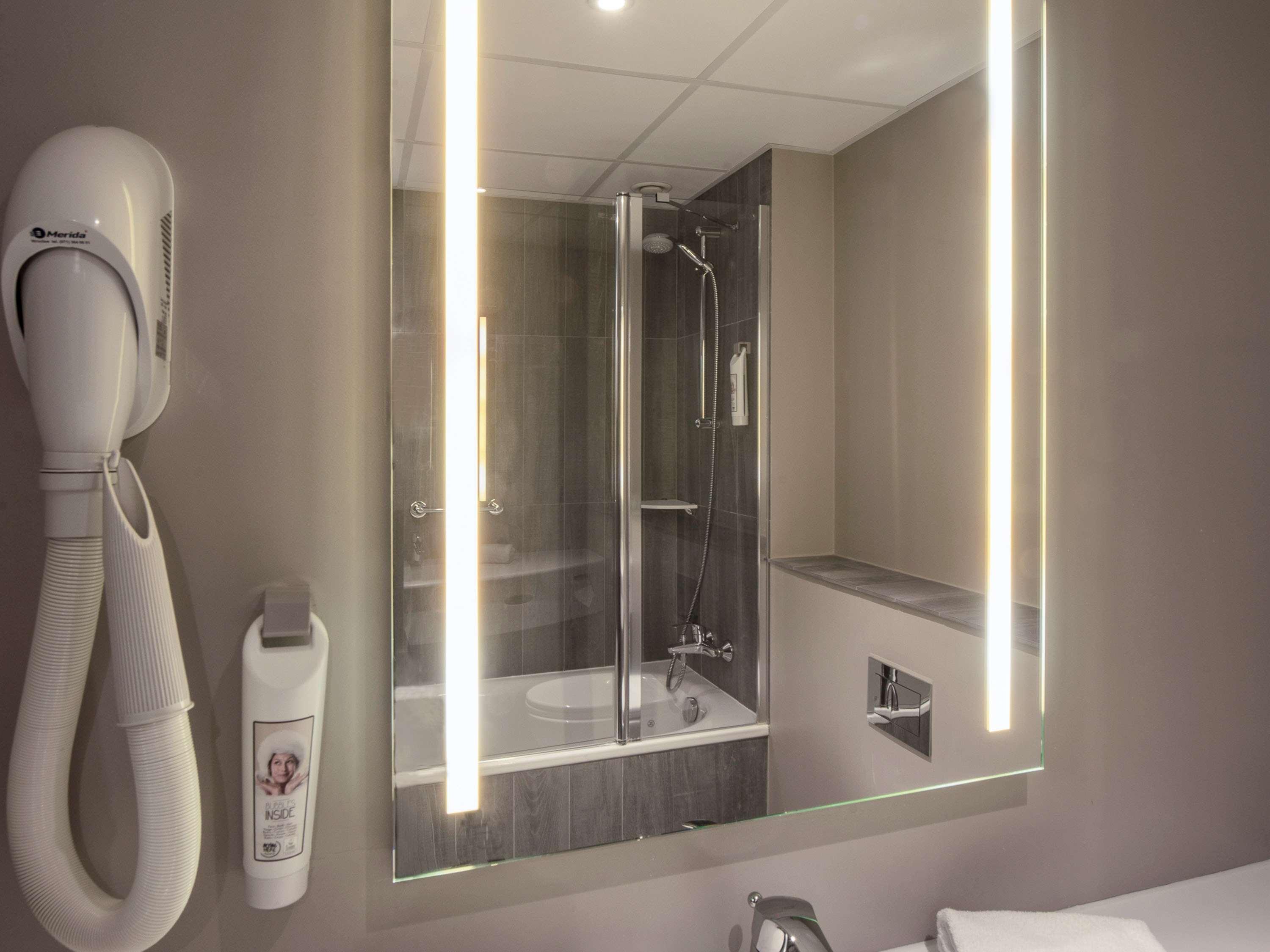 Ibis Poznan Centrum Екстериор снимка