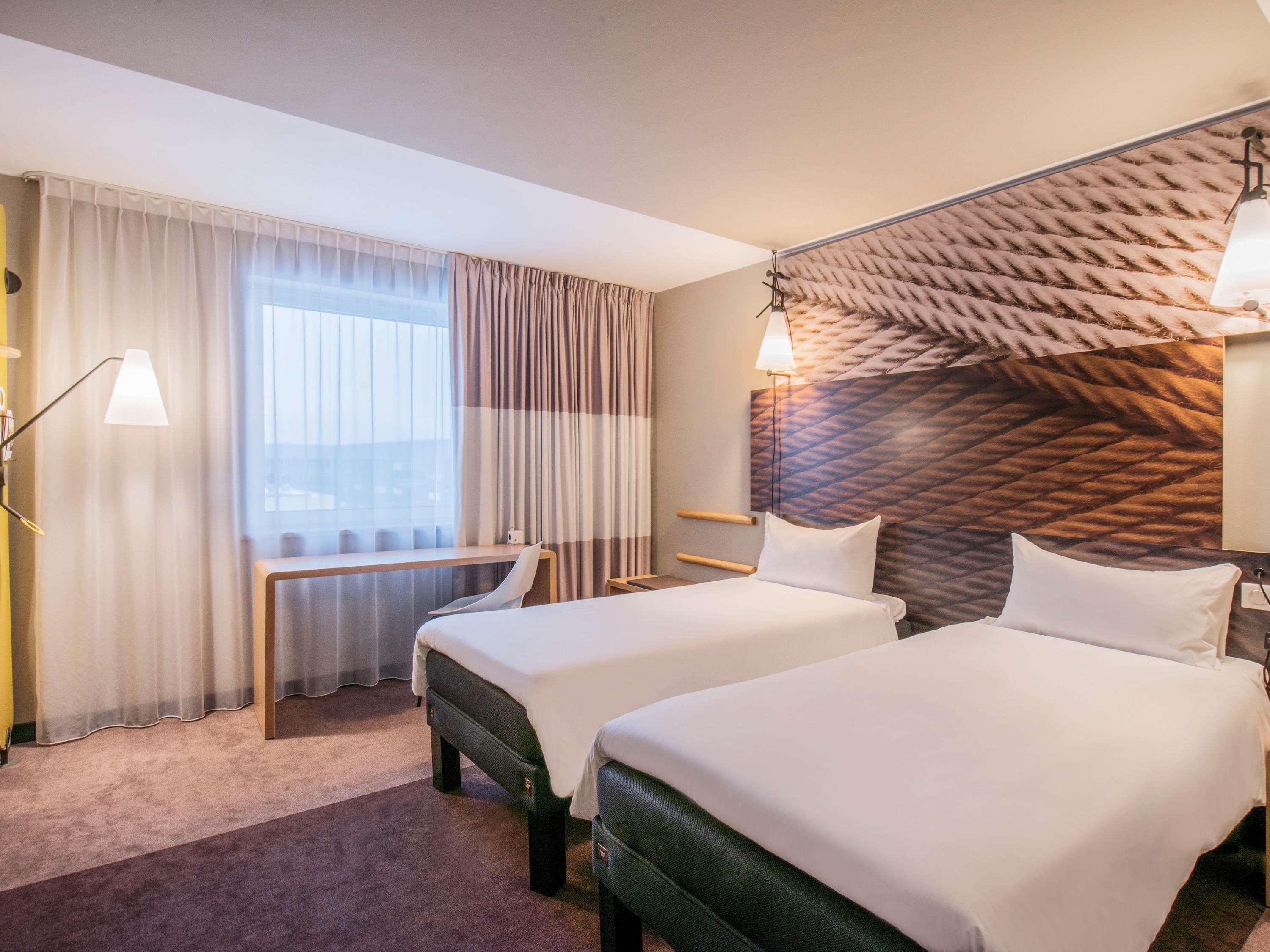 Ibis Poznan Centrum Екстериор снимка