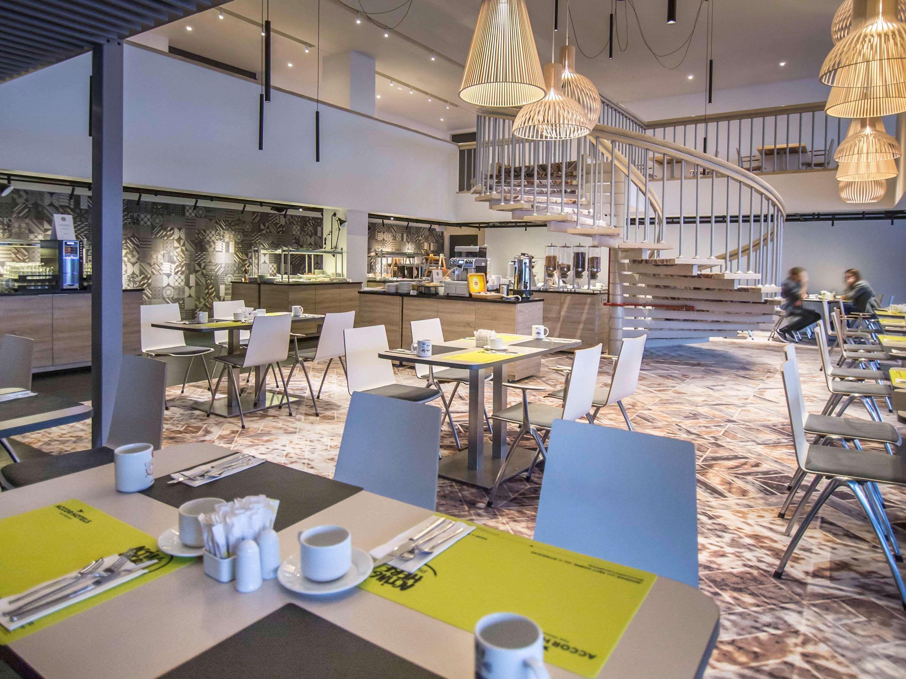 Ibis Poznan Centrum Екстериор снимка