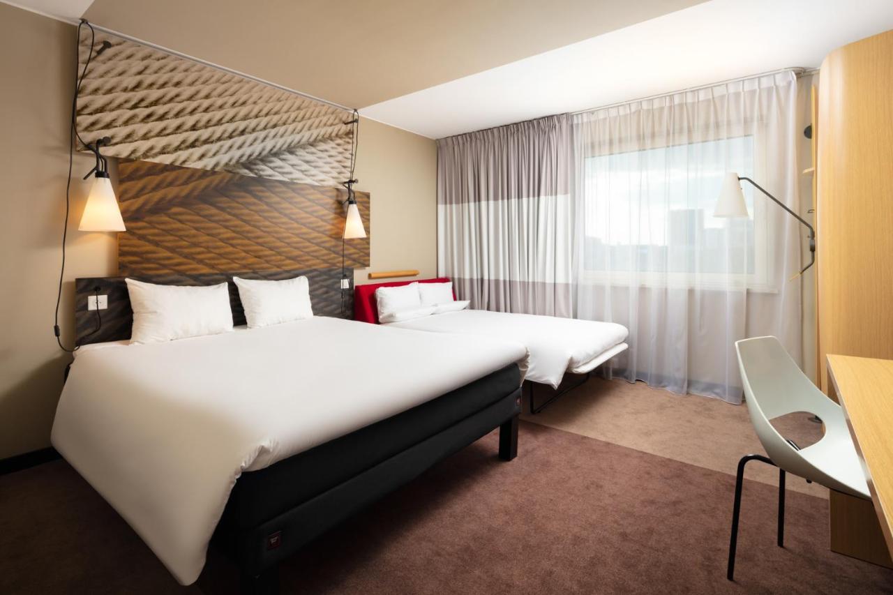 Ibis Poznan Centrum Екстериор снимка