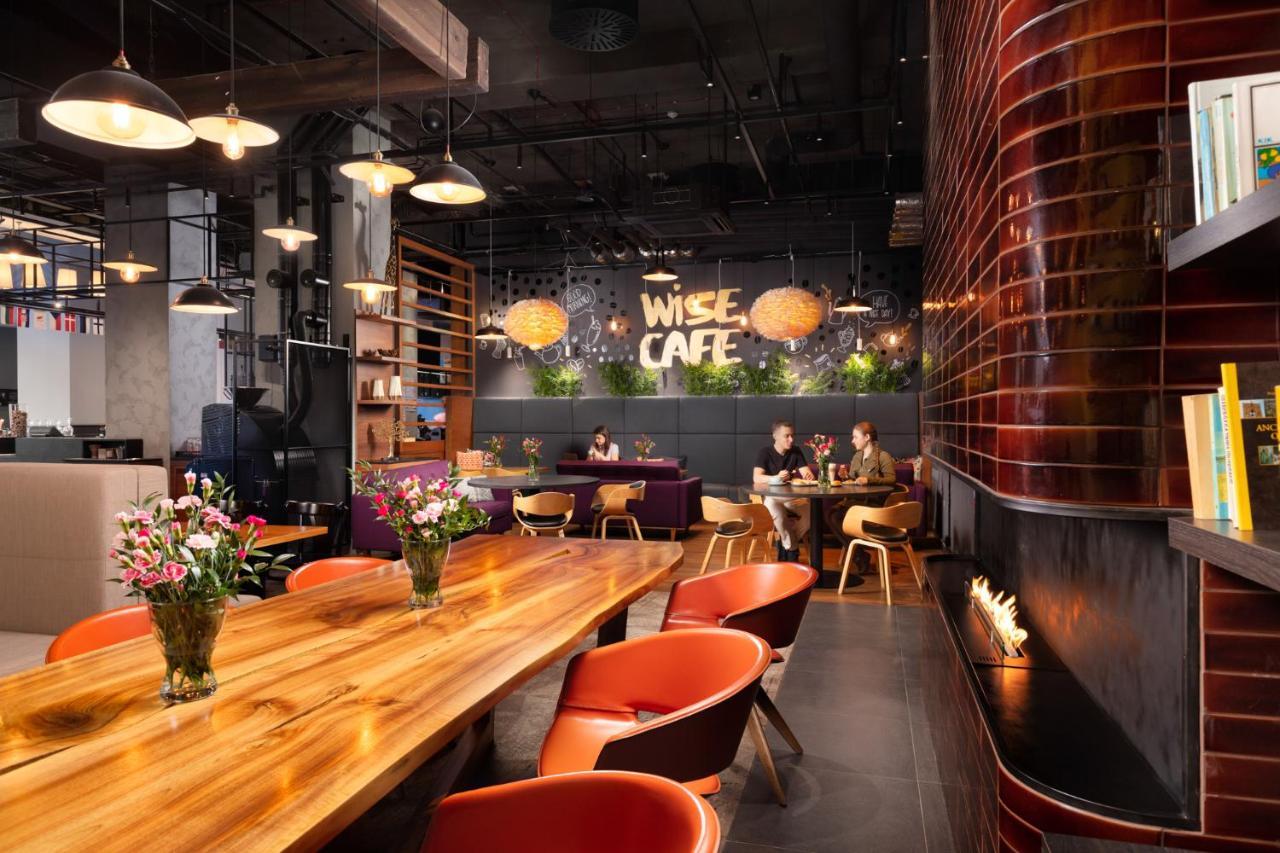 Ibis Poznan Centrum Екстериор снимка